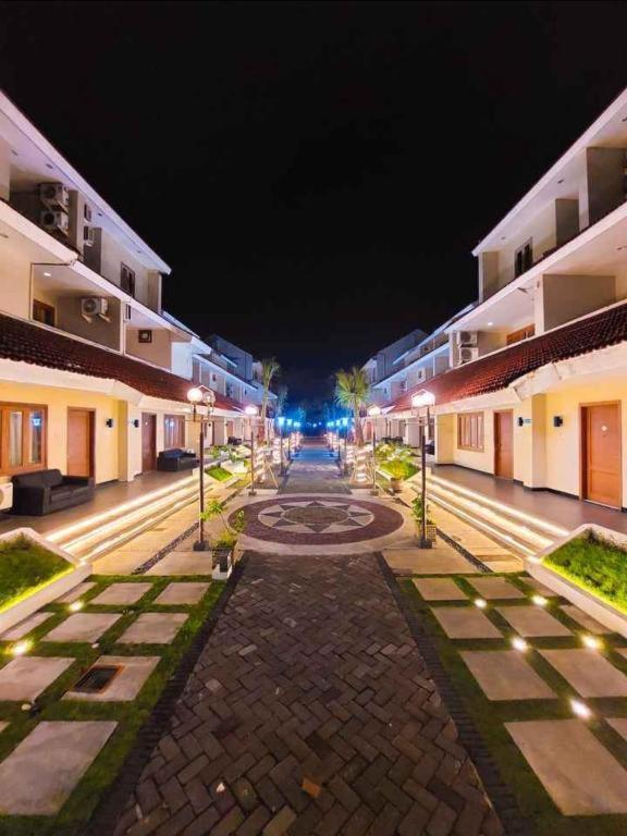 Country Heritage Resort Hotel Surabaya Buitenkant foto
